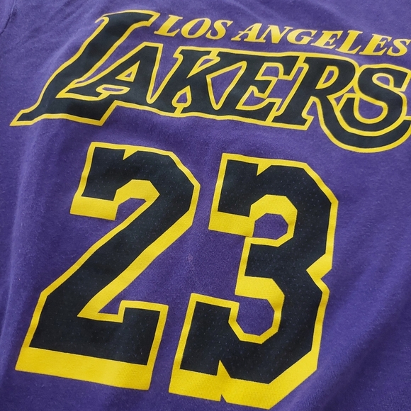 Los Angeles Lakers TShirt NIKE 23 " James" Drifit Men Sz M.      (A) - Picture 2 of 5